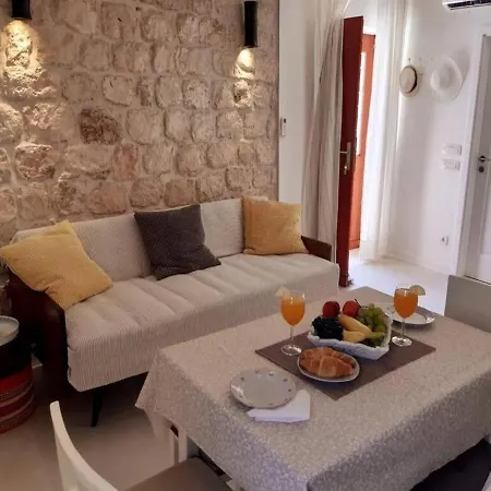 Casa Ruben, Private Stone House Vis