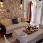 Casa Ruben, Private Stone House Vis
